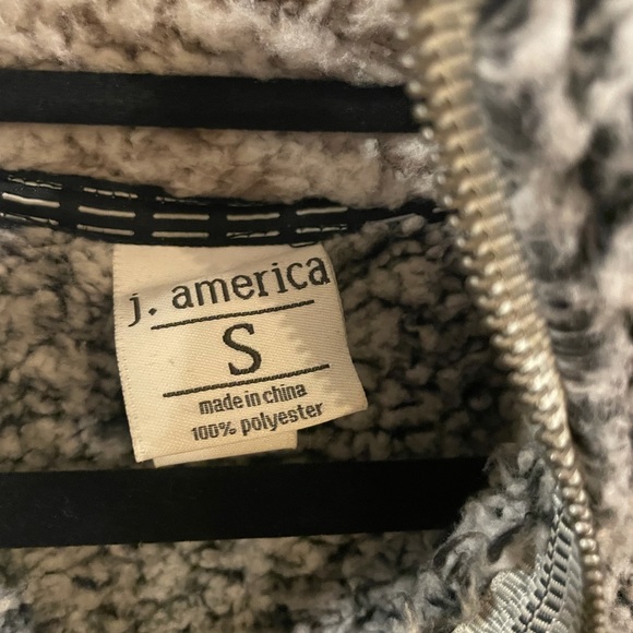 J. America wubby fleece quarter-zip pullover - Picture 6 of 6